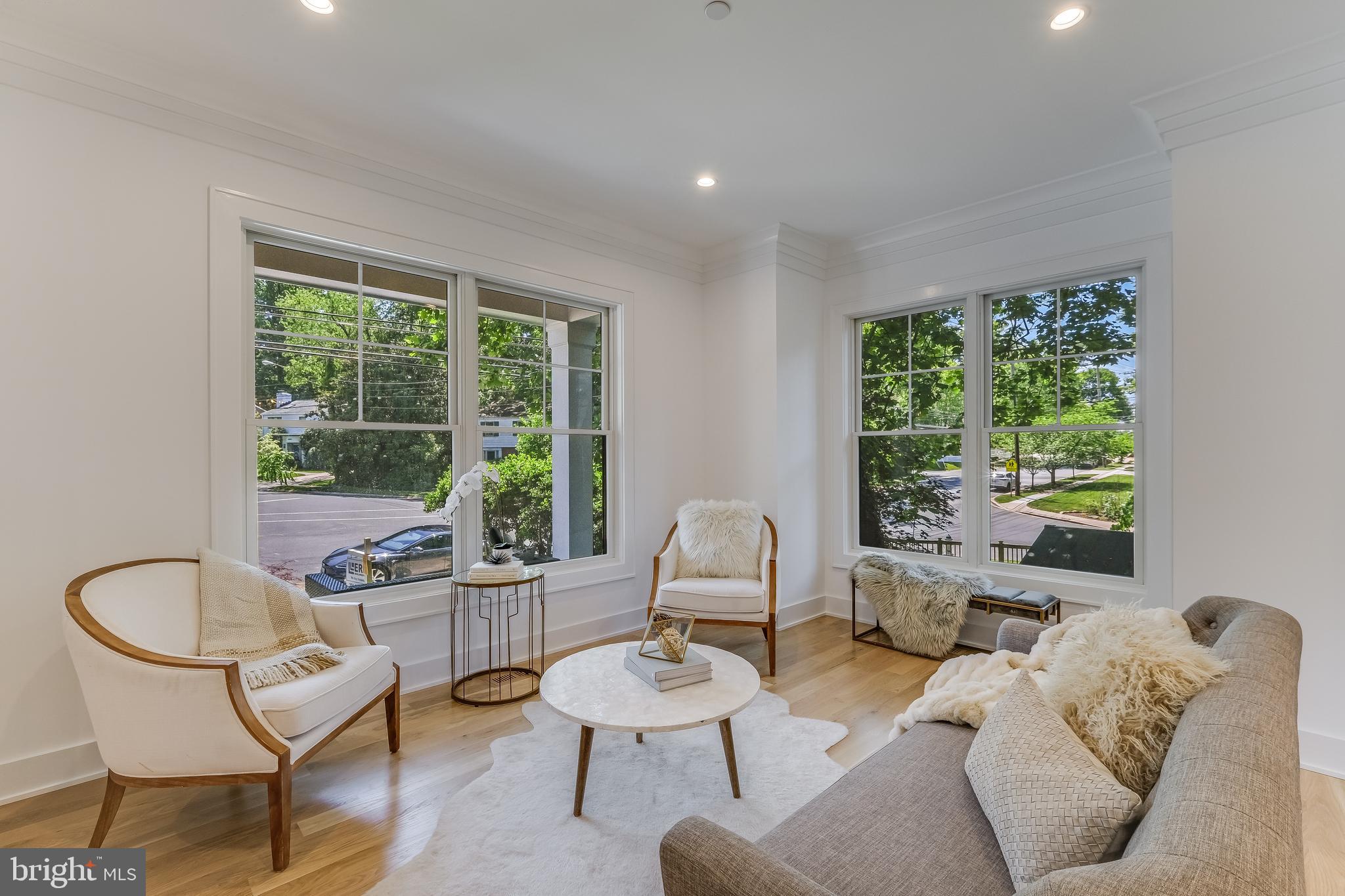 9202 Ewing Drive Bethesda, MD 20817 - Photo 5 of 59