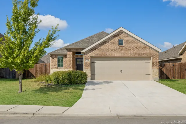 $299,900 | 2964 Grove Terrace, Seguin, TX 78155