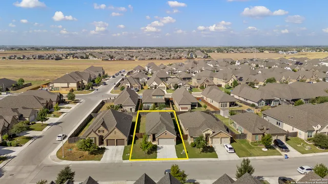 $299,900 | 2964 Grove Terrace, Seguin, TX 78155