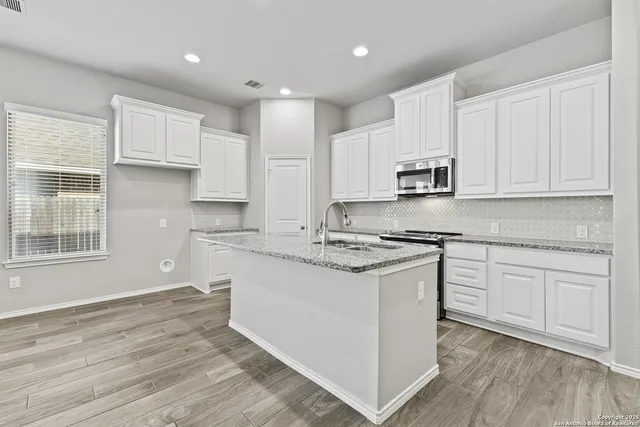 $299,900 | 2964 Grove Terrace, Seguin, TX 78155