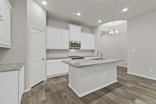 $299,900 | 2964 Grove Terrace, Seguin, TX 78155