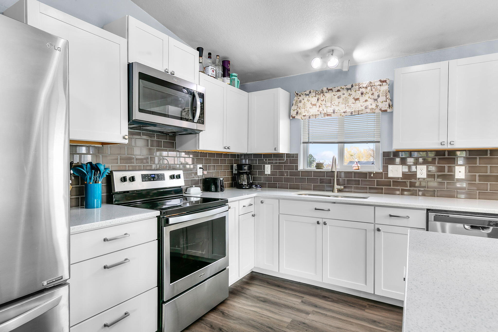 729 Center Ridge Drive Culver, OR 97734 - Photo 14 of 27 16