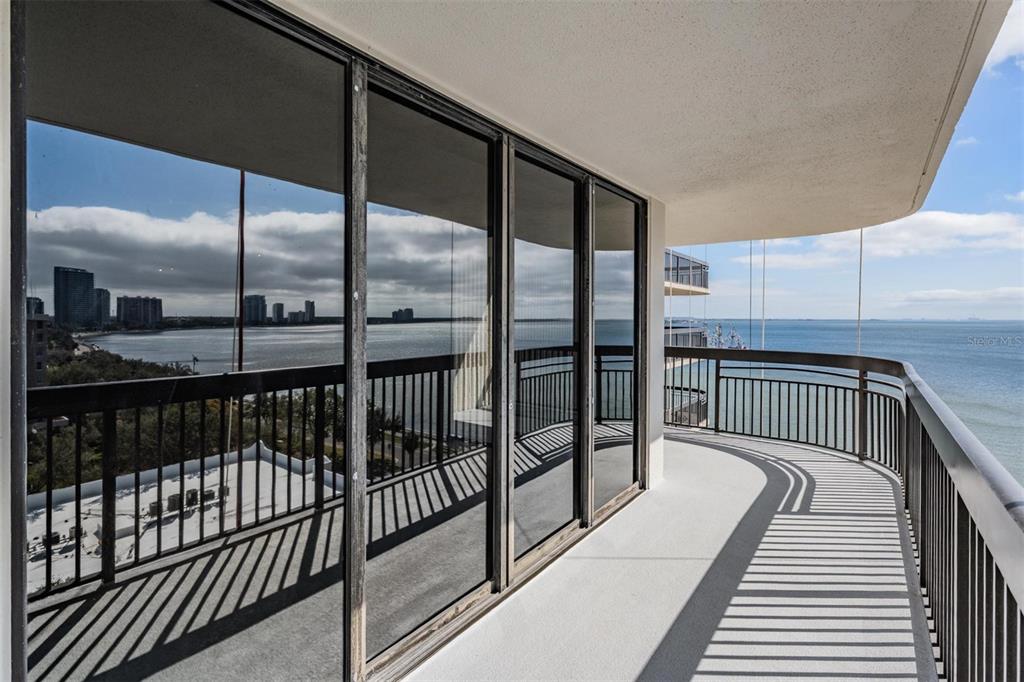 2413 Bayshore Boulevard, Unit 1004 Tampa, FL 33629 - Photo 19 of 36 a view of balcony with workspace