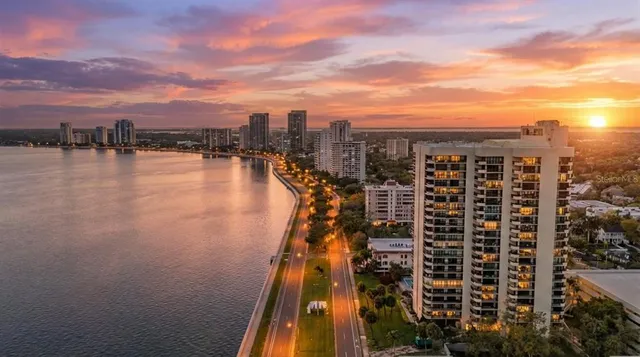 $730,000 | 2413 Bayshore Boulevard, Unit 1004, Tampa, FL 33629