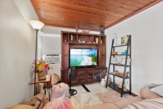 $700,000 | 1504 North Sapodilla Avenue, West Palm Beach, FL 33401