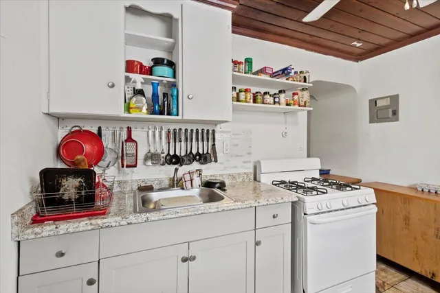 $700,000 | 1504 North Sapodilla Avenue, West Palm Beach, FL 33401