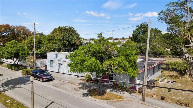 $700,000 | 1504 North Sapodilla Avenue, West Palm Beach, FL 33401