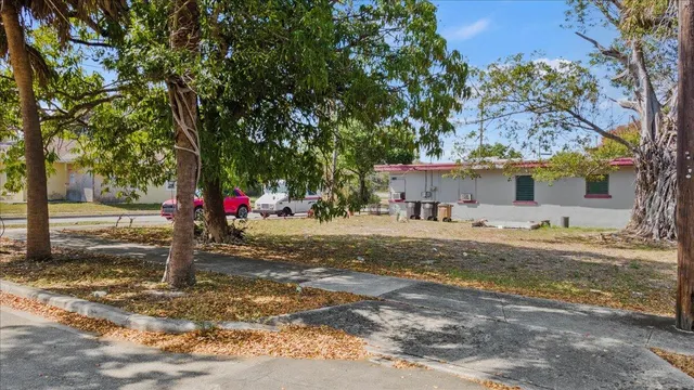 $700,000 | 1504 North Sapodilla Avenue, West Palm Beach, FL 33401
