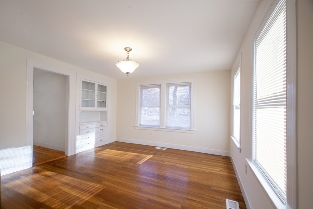 22 Brewster Road Framingham, MA 01702 - Photo 13 of 42 Gallery Image 13