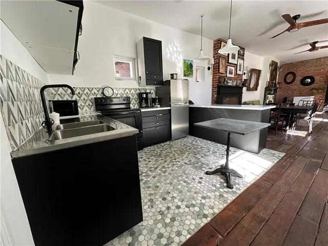 $998,000 | 620 Julia Street, New Orleans, LA 70130