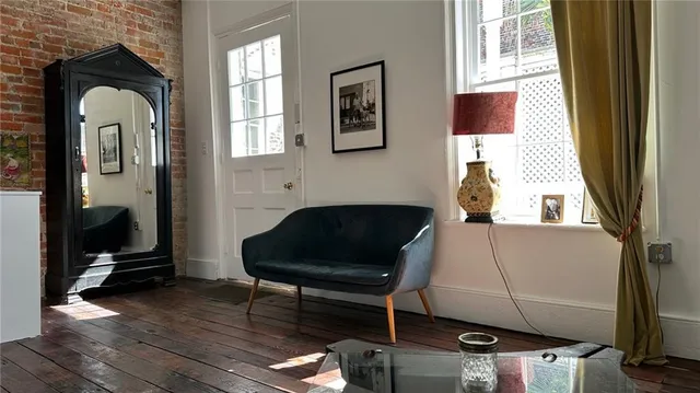 $998,000 | 620 Julia Street, New Orleans, LA 70130