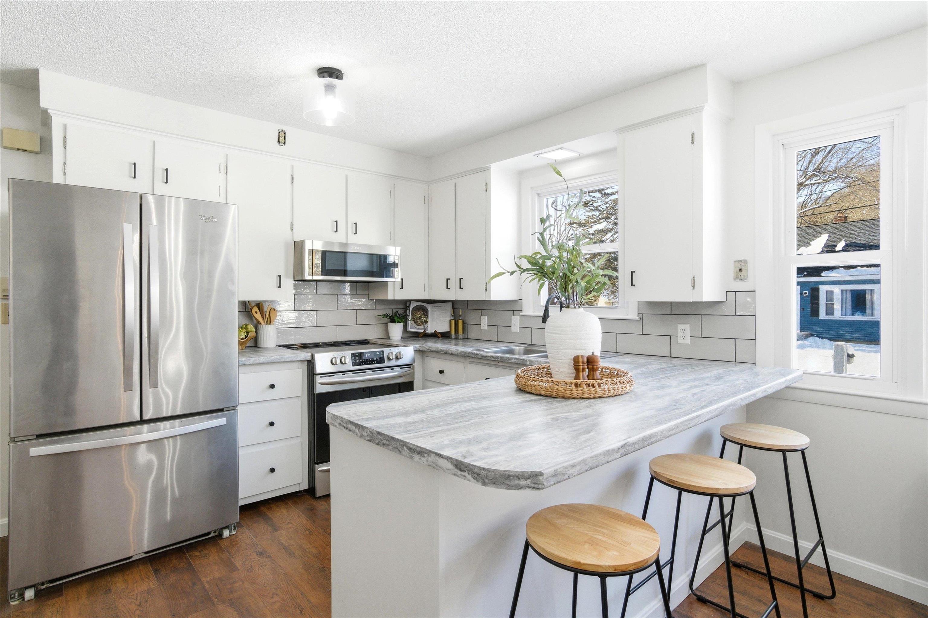 141 Bow Street Manchester, NH 03103 - Photo 13 of 44