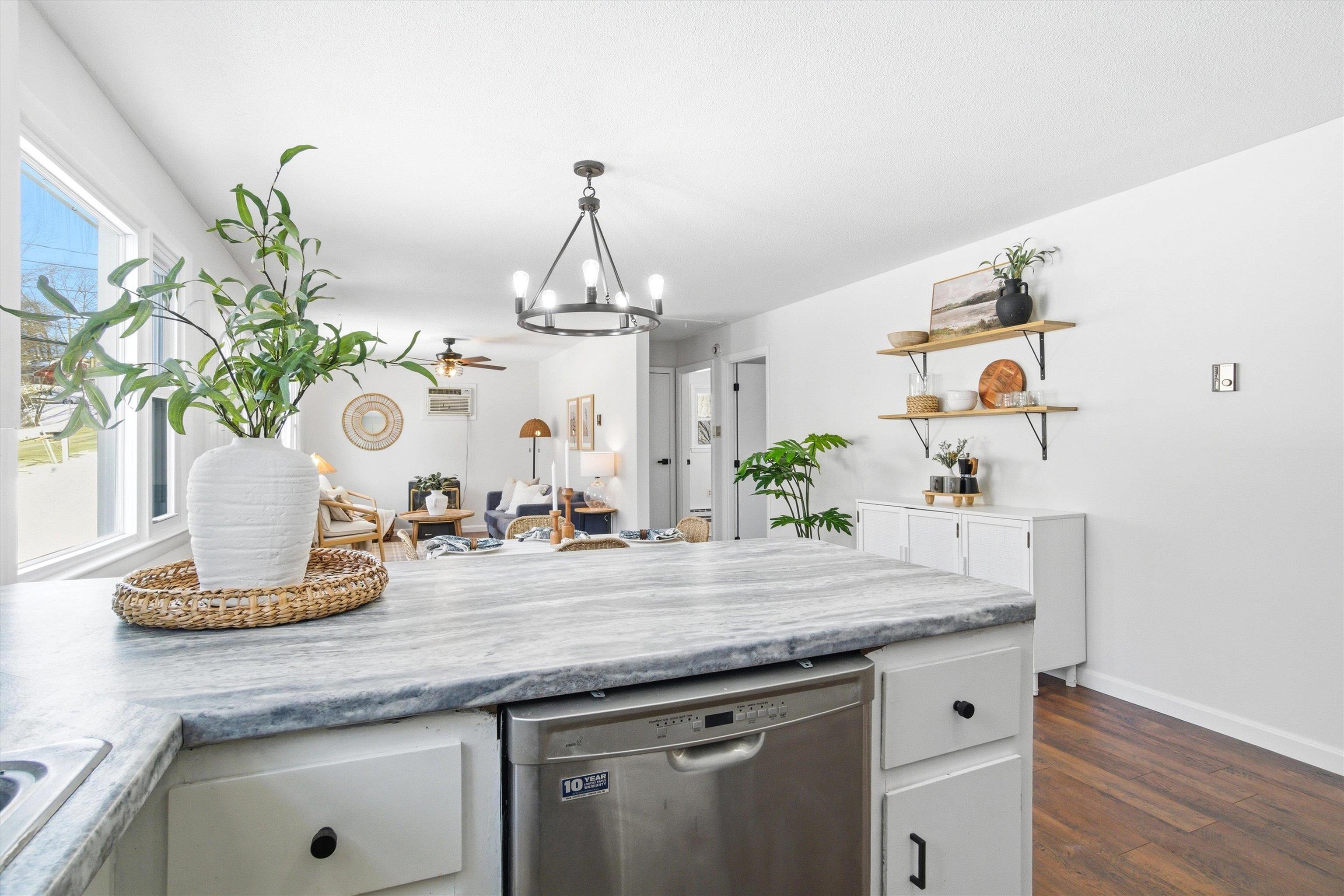 141 Bow Street Manchester, NH 03103 - Photo 16 of 44