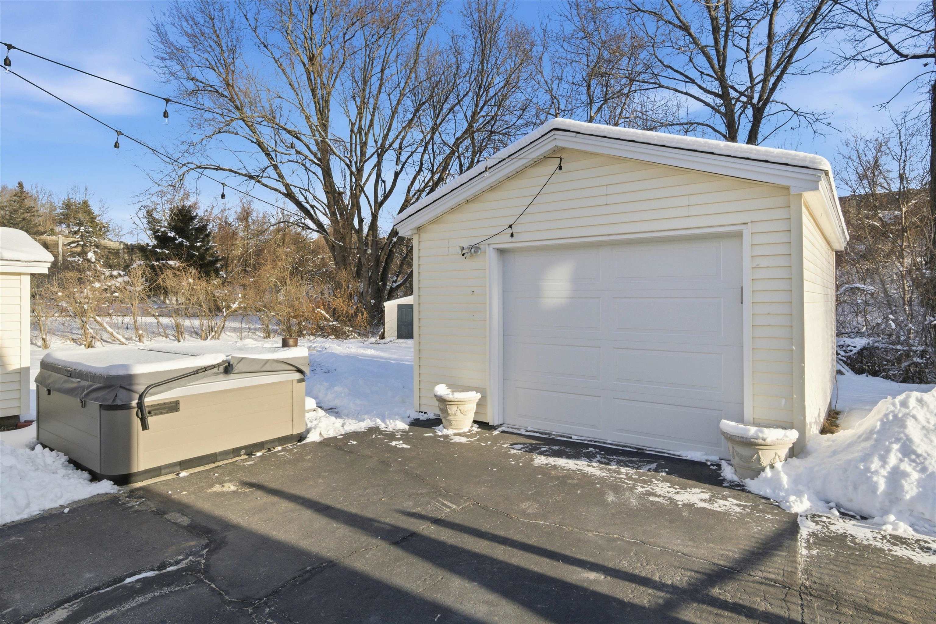 141 Bow Street Manchester, NH 03103 - Photo 17 of 44