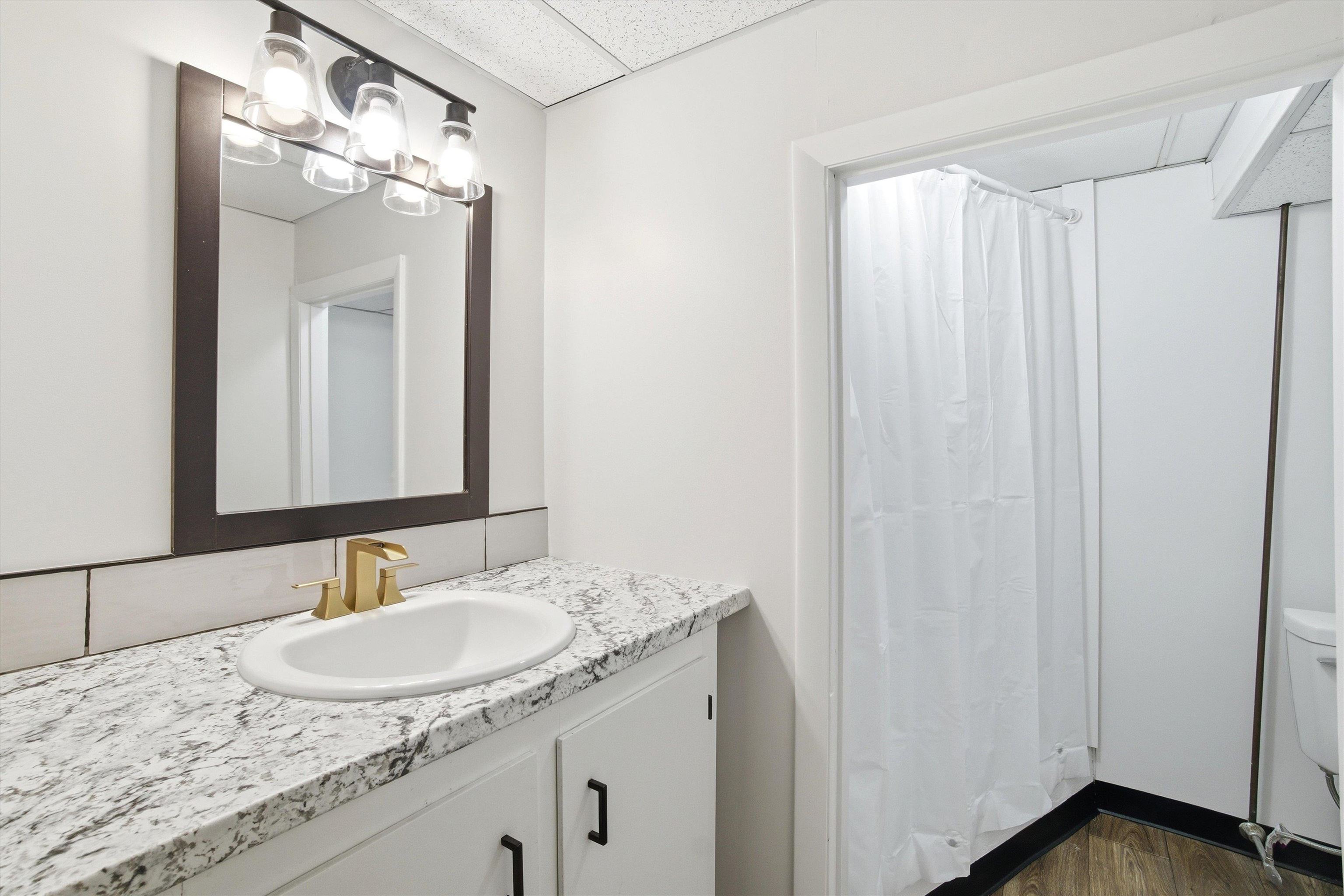 141 Bow Street Manchester, NH 03103 - Photo 38 of 44