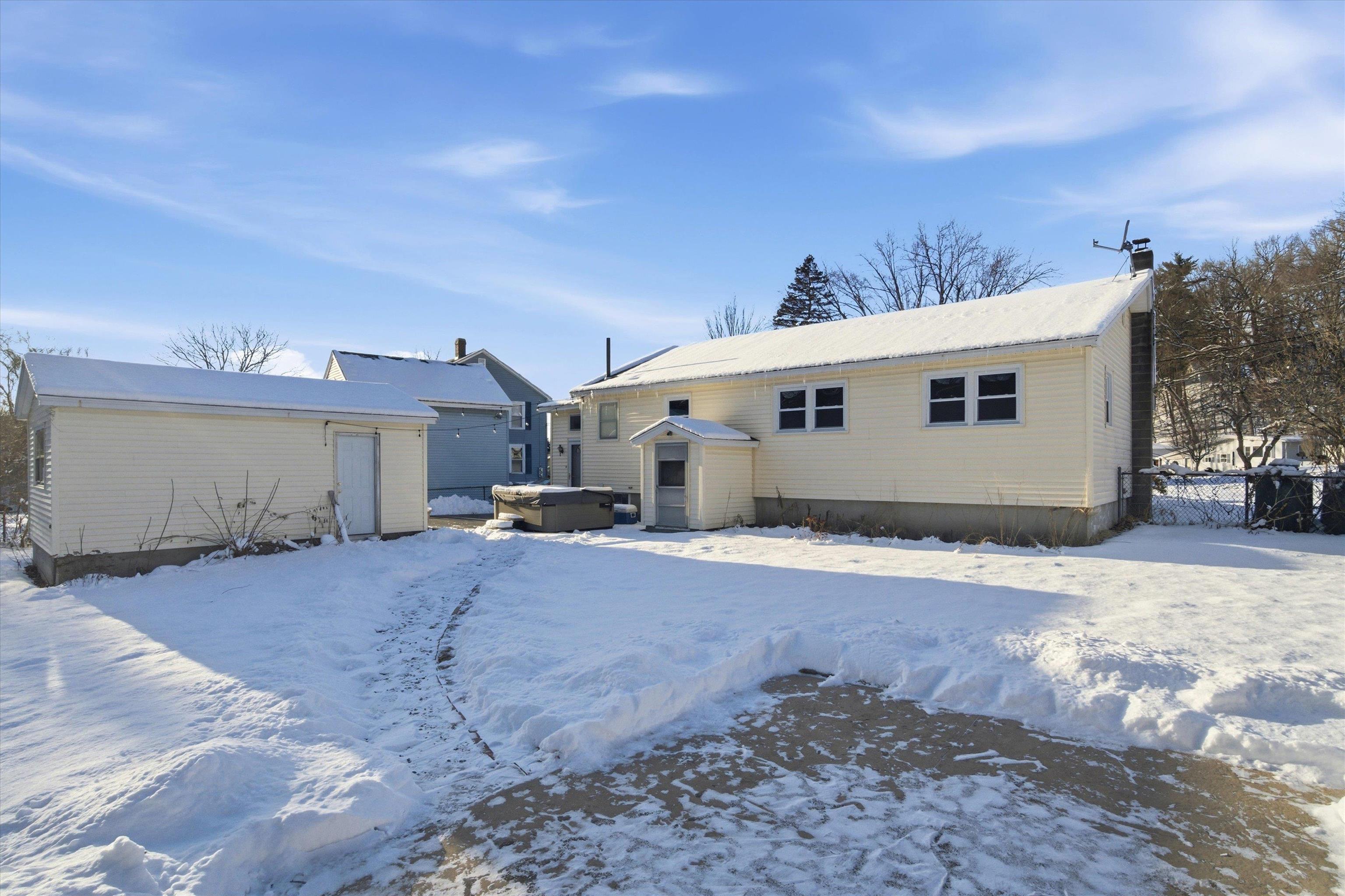 141 Bow Street Manchester, NH 03103 - Photo 40 of 44