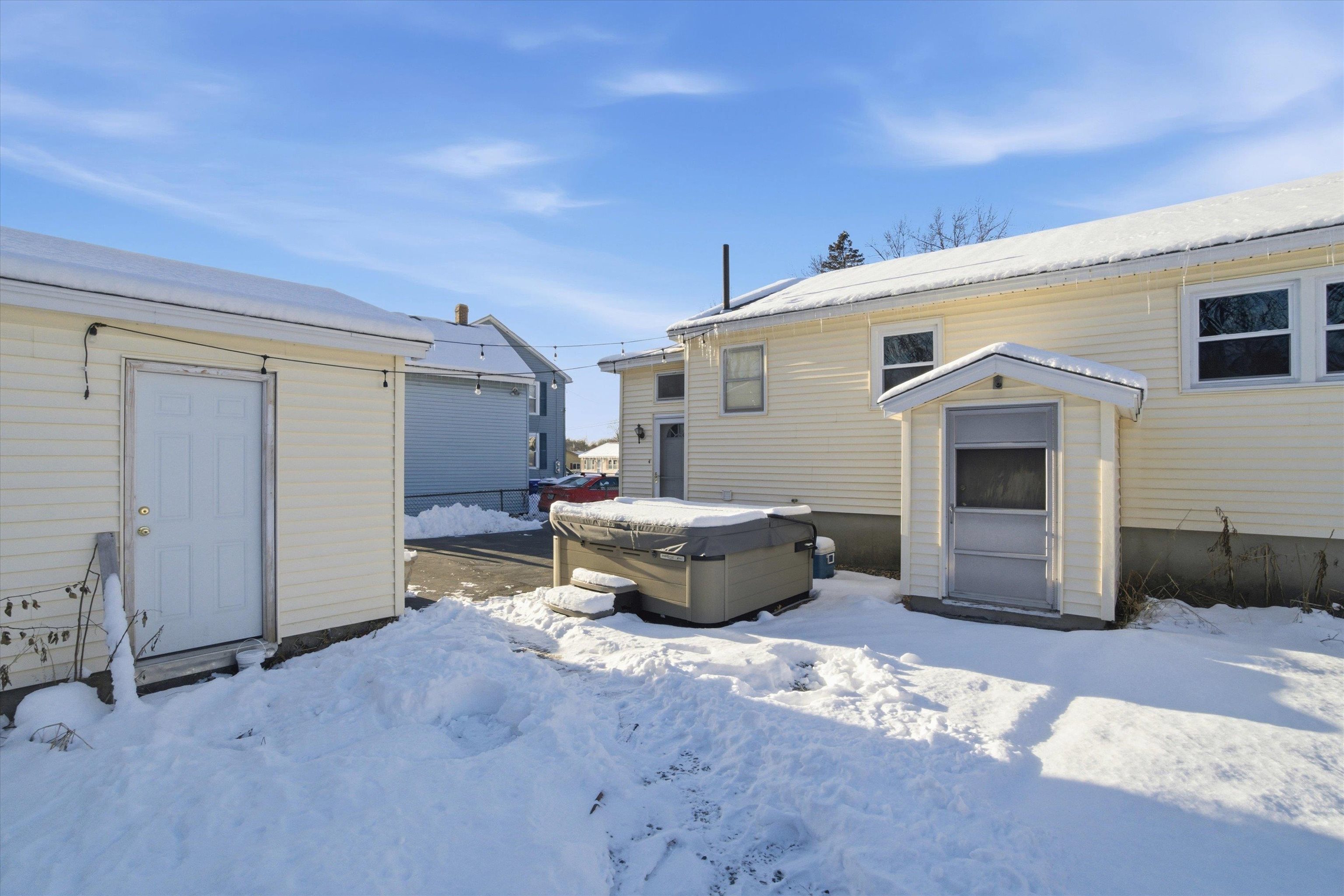 141 Bow Street Manchester, NH 03103 - Photo 41 of 44