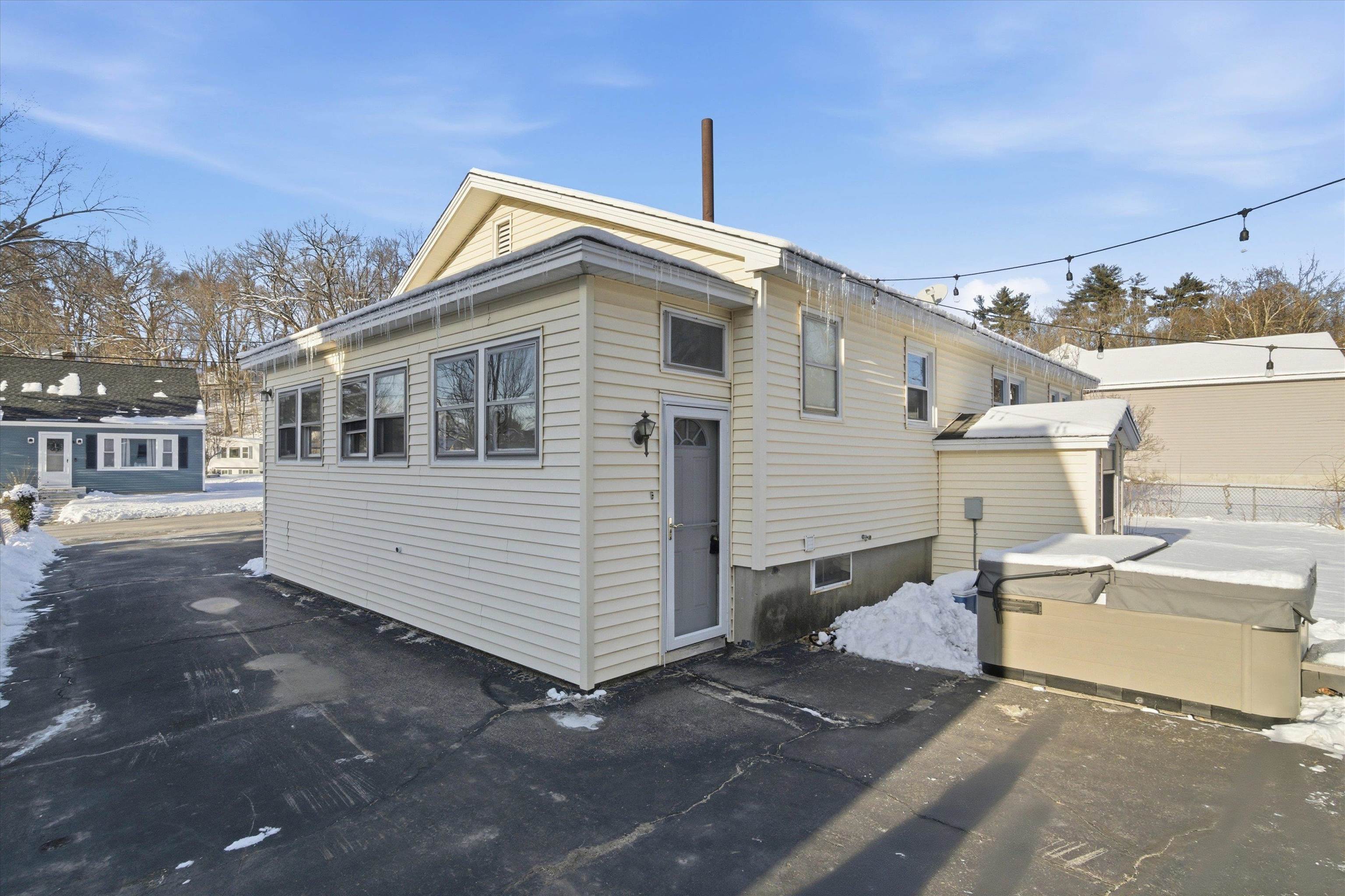 141 Bow Street Manchester, NH 03103 - Photo 42 of 44