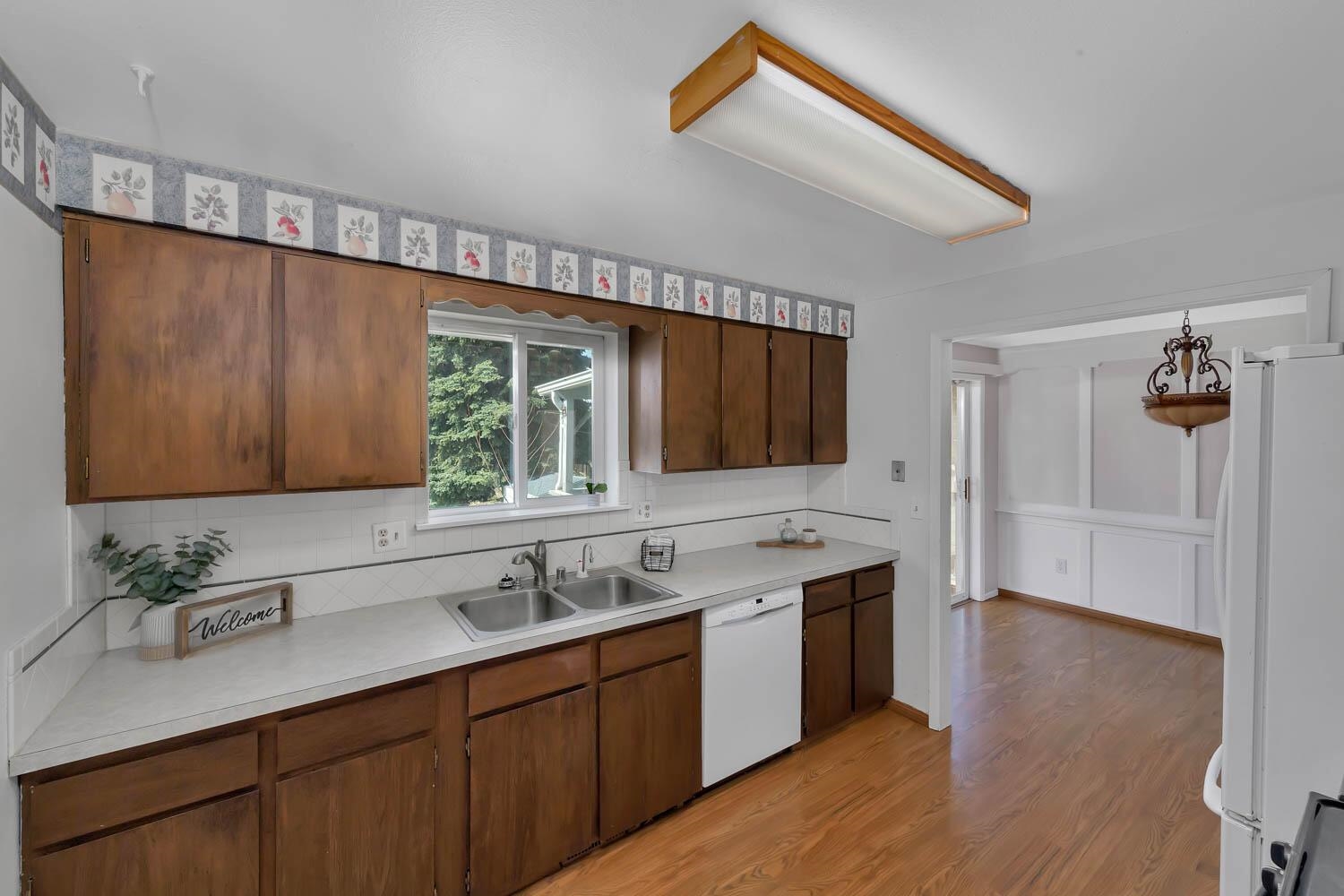 6216 South Cook Street Spokane, WA 99223 - Photo 12 of 37