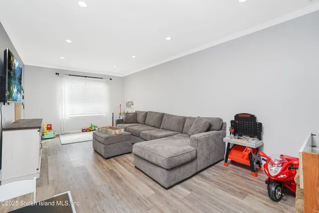 $570,888 | 8 Mc Divitt Avenue, Unit A | New Springville