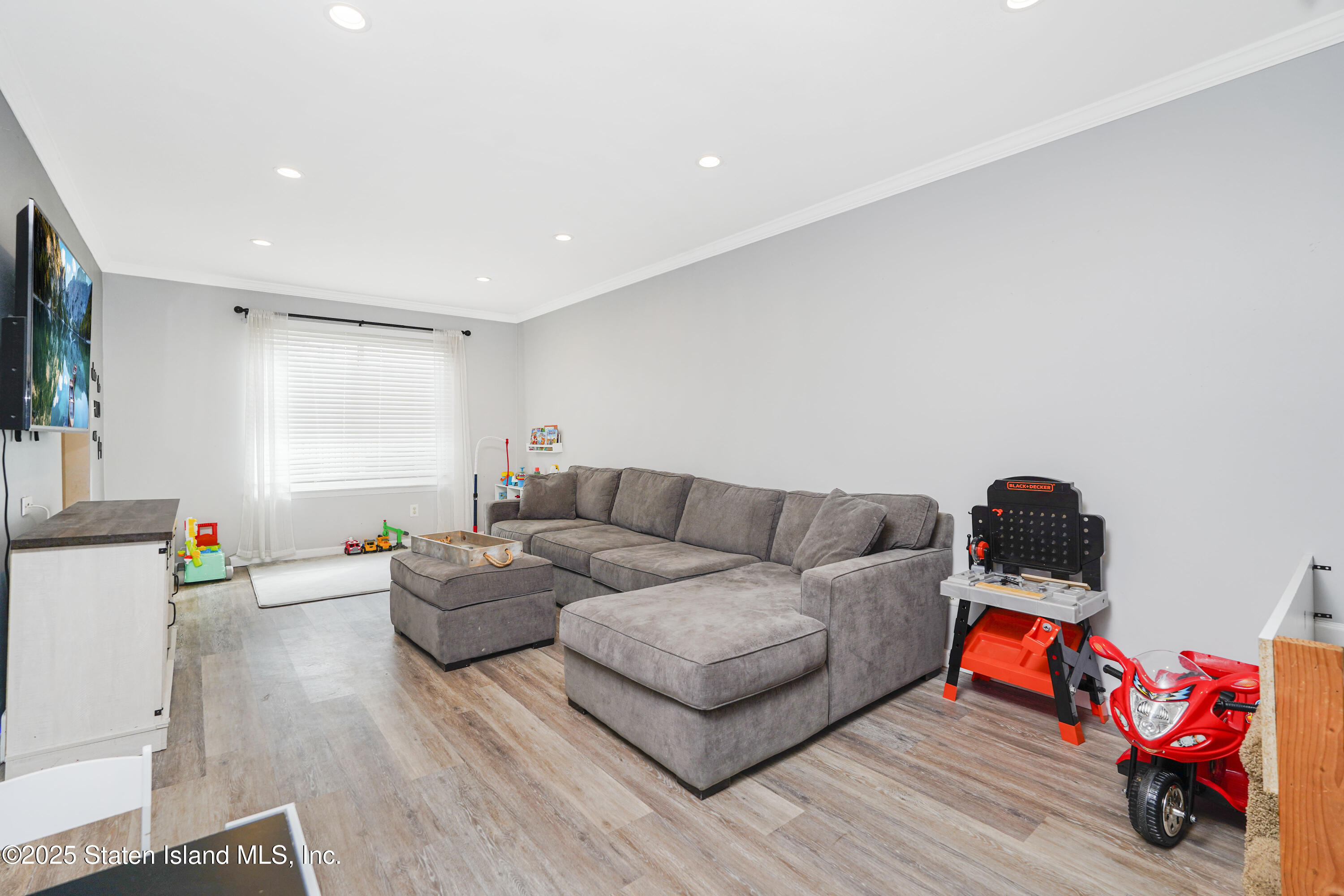 8 Mc Divitt Avenue, Unit A Staten Island, NY 10314 - Photo 11 of 30 another living room