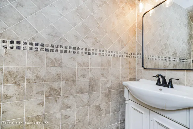 $570,888 | 8 Mc Divitt Avenue, Unit A | New Springville