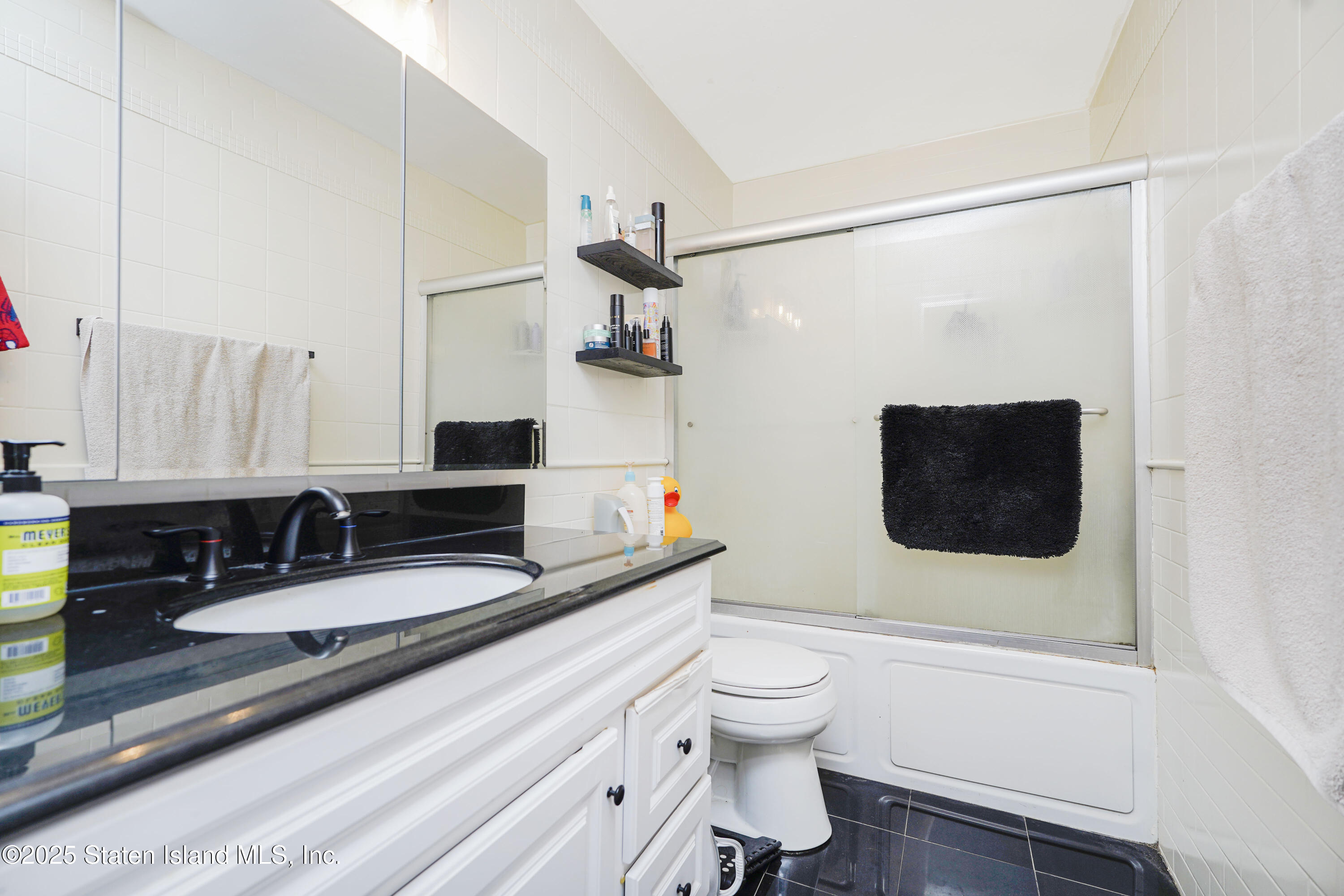 8 Mc Divitt Avenue, Unit A Staten Island, NY 10314 - Photo 22 of 30 main bath with Jacuzzi