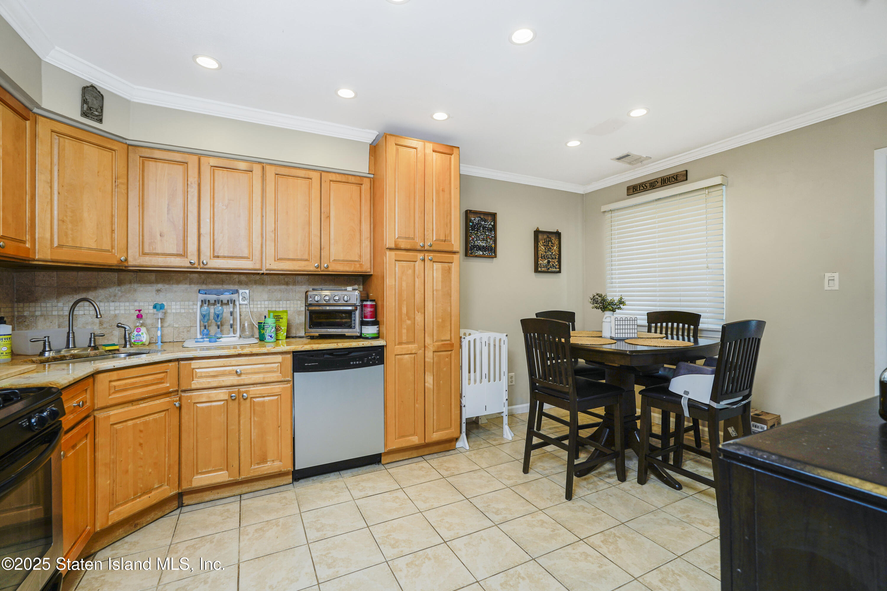 8 Mc Divitt Avenue, Unit A Staten Island, NY 10314 - Photo 5 of 30 Kitchen 2
