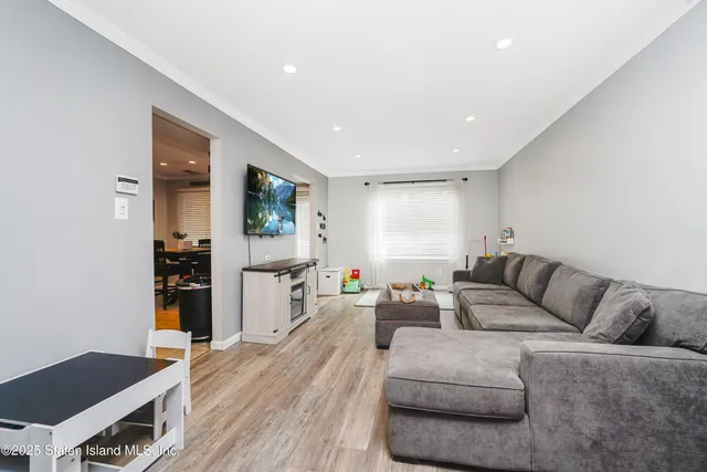 $570,888 | 8 Mc Divitt Avenue, Unit A | New Springville