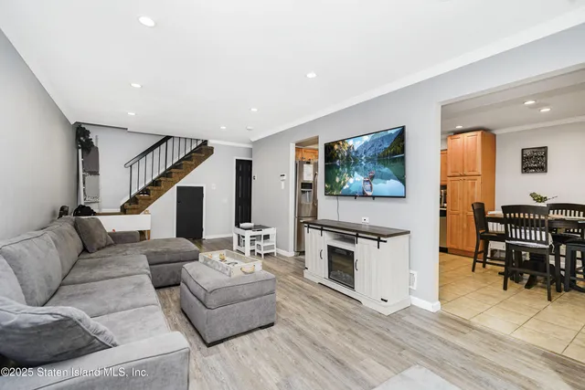 $570,888 | 8 Mc Divitt Avenue, Unit A | New Springville