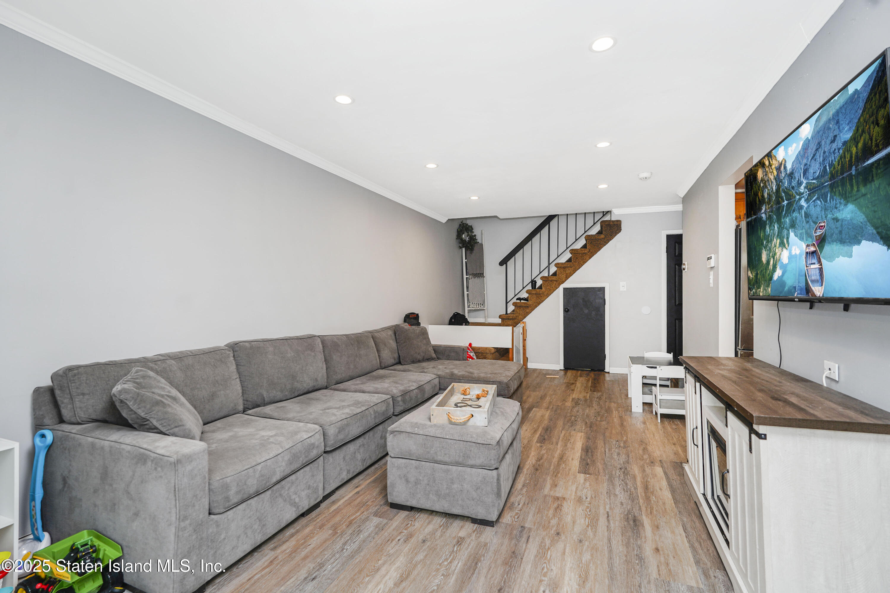 8 Mc Divitt Avenue, Unit A Staten Island, NY 10314 - Photo 9 of 30 Living Room