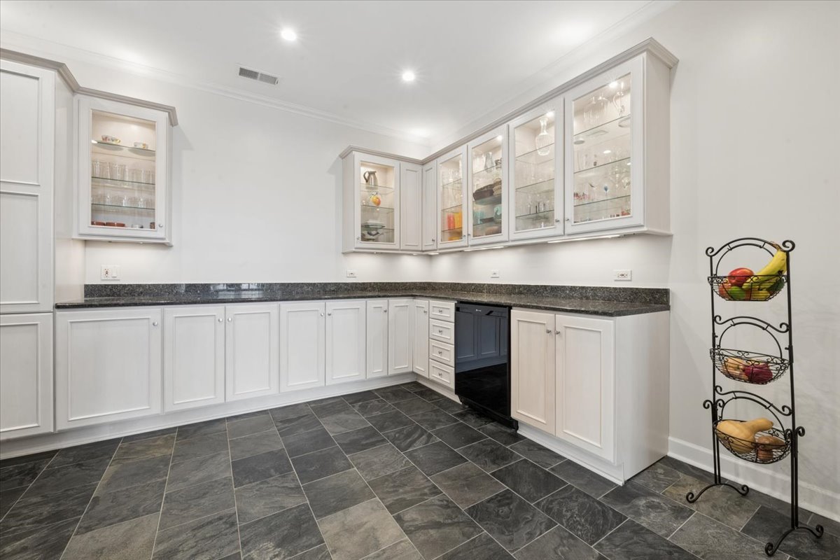 2100 North Racine Avenue, Unit 3D Chicago, IL 60614 - Photo 23 of 49