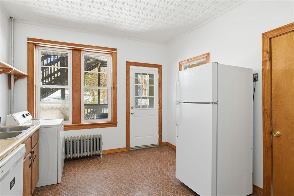 44 Bardwell Street, Unit 2R South Hadley, MA 01075 - Photo 10 of 15