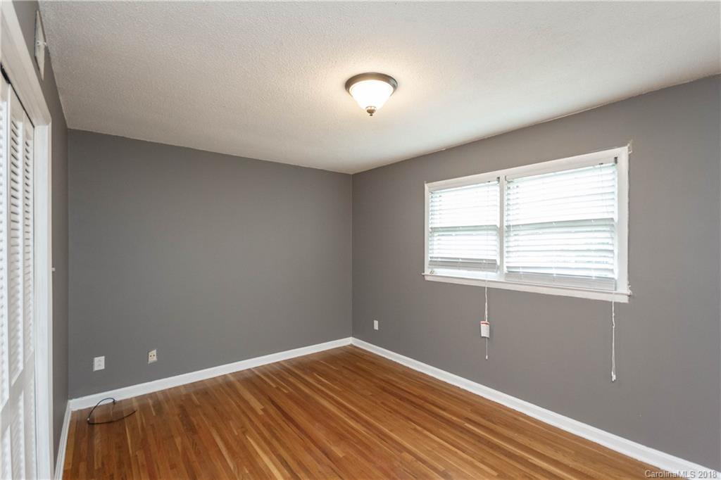 341 Sleepy Hollow Road Charlotte, NC 28217 - Photo 13 of 30