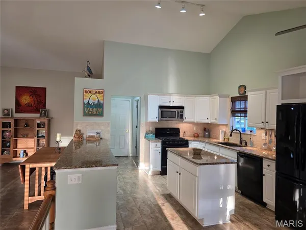 $350,000 | 2733 Fieldstone Drive, Maryville, IL 62062