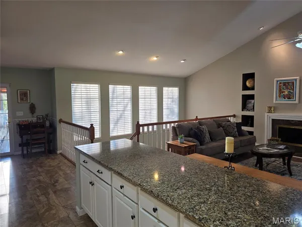 $350,000 | 2733 Fieldstone Drive, Maryville, IL 62062