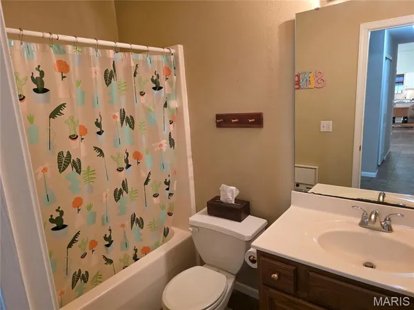 $350,000 | 2733 Fieldstone Drive, Maryville, IL 62062