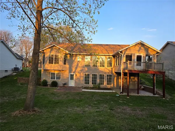 $350,000 | 2733 Fieldstone Drive, Maryville, IL 62062