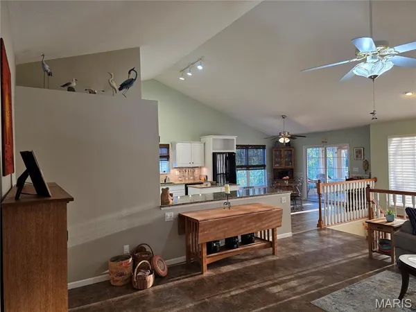 $350,000 | 2733 Fieldstone Drive, Maryville, IL 62062