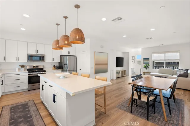 $1,249,888 | 519 Caleigh Lane, Costa Mesa, CA 92627