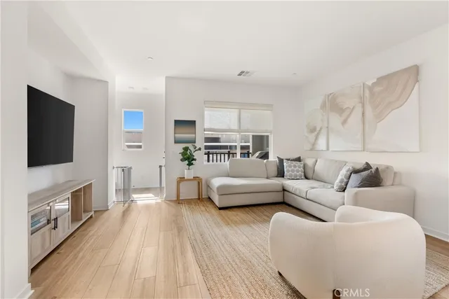 $1,249,888 | 519 Caleigh Lane, Costa Mesa, CA 92627