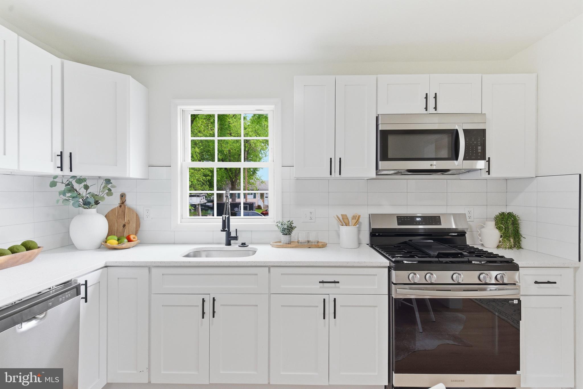 100 Cedarmere Road Owings Mills, MD 21117 - Photo 15 of 34 Gorgeous Chef's Kitchen