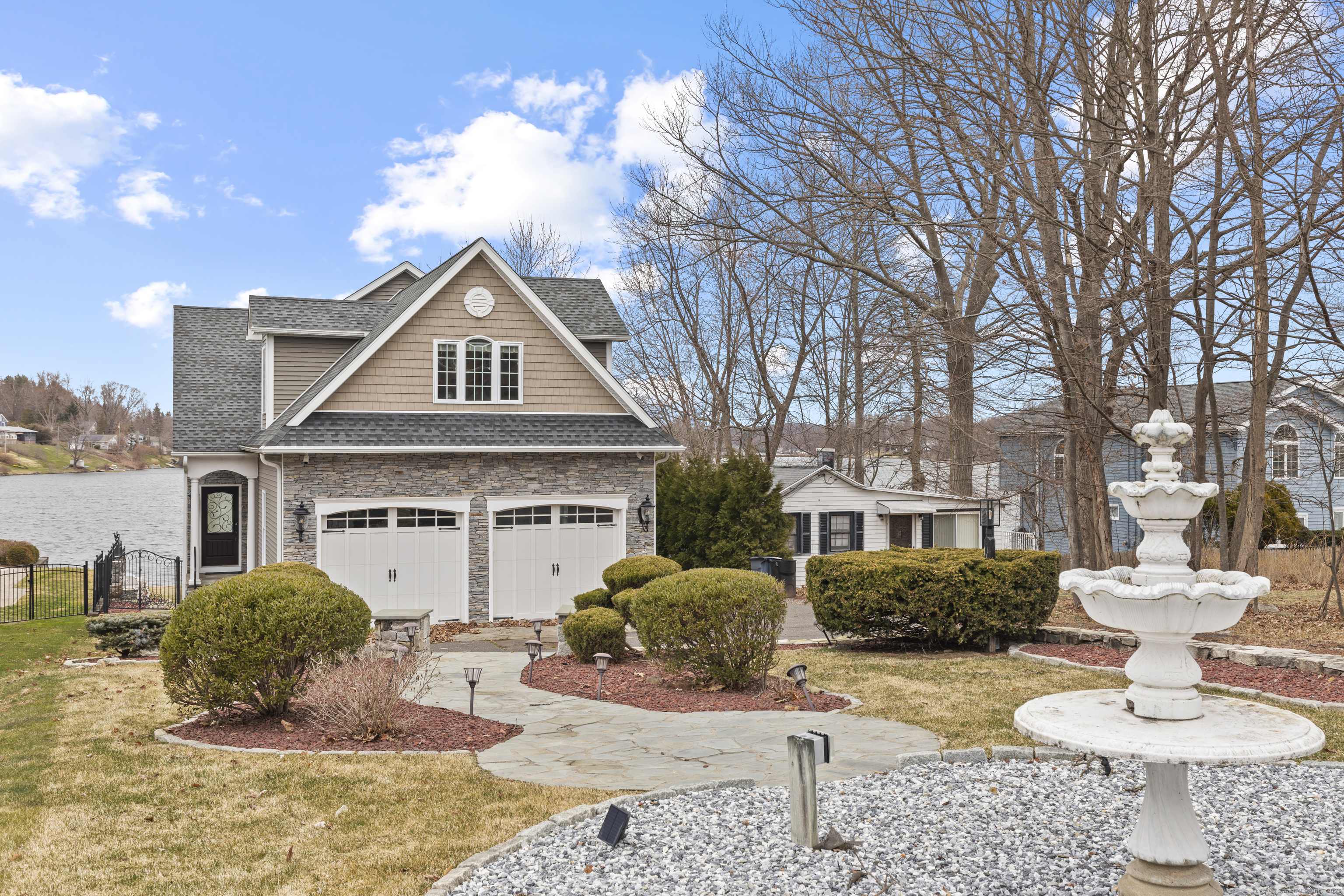 1727 Meriden Road Wolcott, CT 06716 - Photo 3 of 34