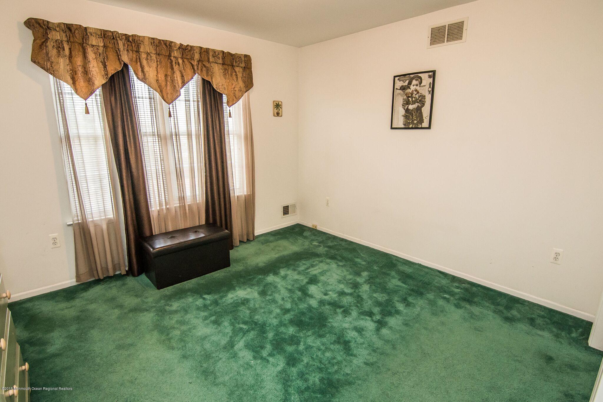 46 Bedle Road Hazlet, NJ 07730 - Photo 20 of 35 46 bedle rd 10