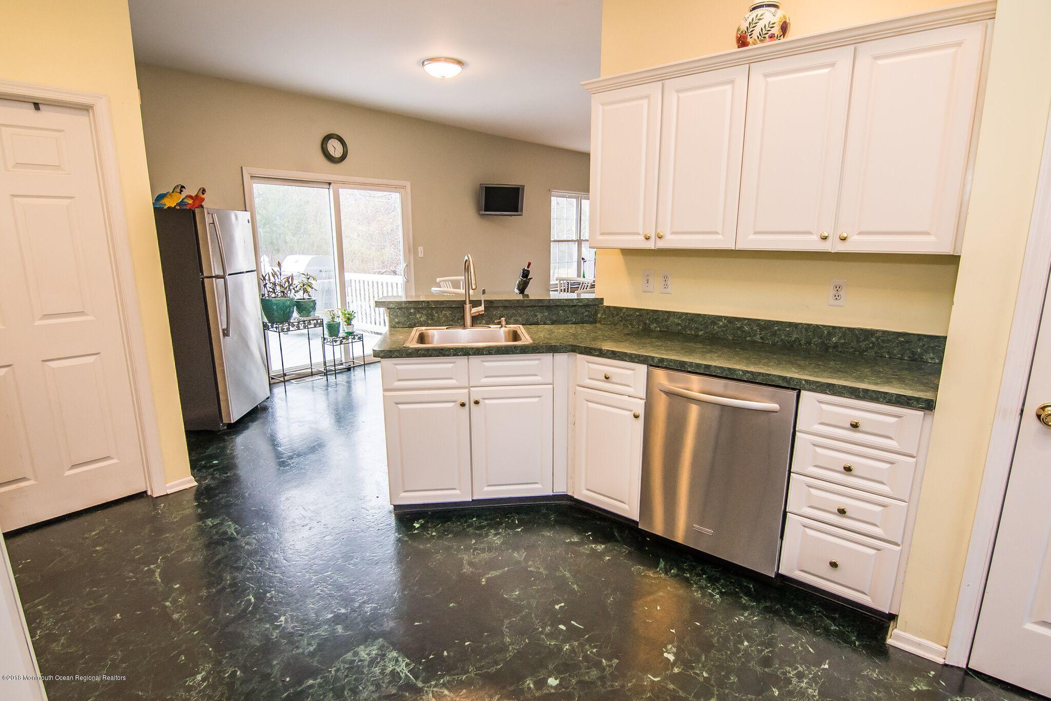 46 Bedle Road Hazlet, NJ 07730 - Photo 9 of 35 46 bedle rd 13
