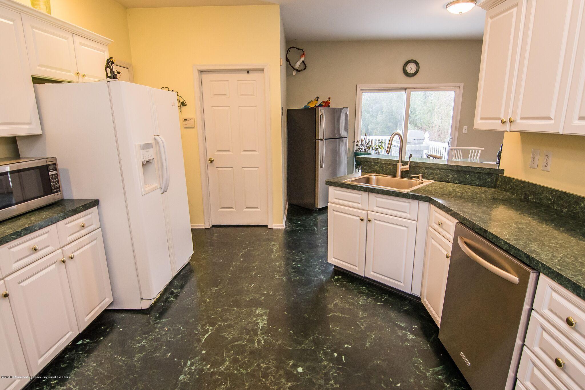 46 Bedle Road Hazlet, NJ 07730 - Photo 10 of 35 46 bedle rd. 13