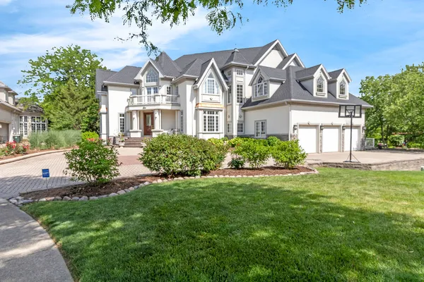 $2,640,000 | 10 Clubside Court, Burr Ridge, IL 60527