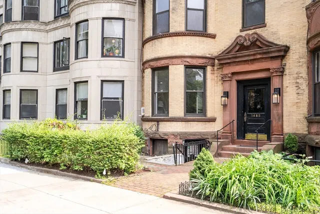 $4,500 | 1485 Beacon Street, Unit 2, Brookline, MA 02446