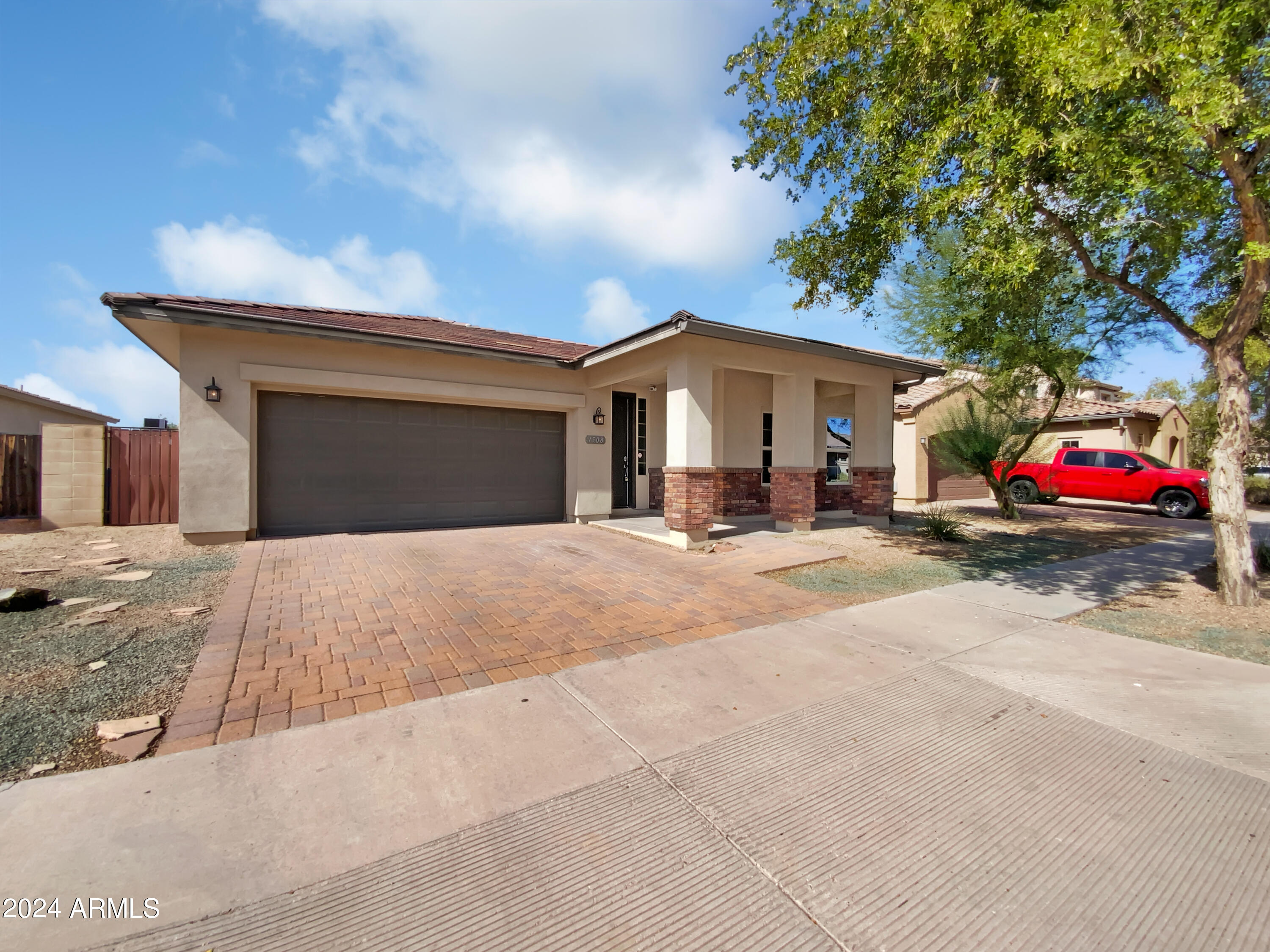 1508 East Apollo Road Phoenix, AZ 85042 - Photo 7 of 20 listing_6
