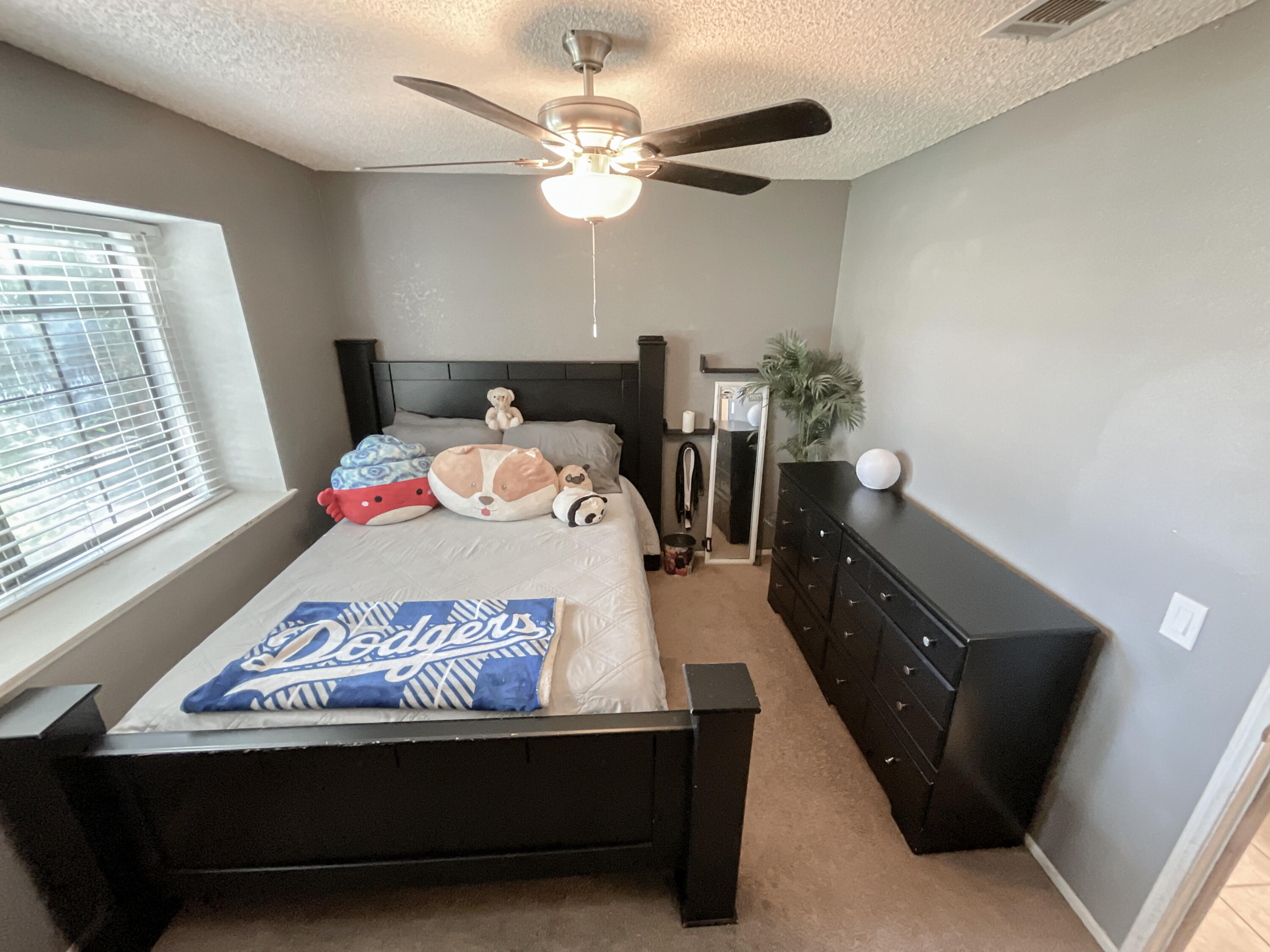 4065 Saddleback Road Palmdale, CA 93552 - Photo 14 of 21 13